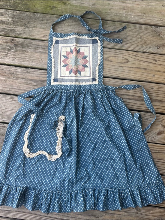 American Vintage Accessories - VTG Floral Apron with Cross Stitch Panel and Lace